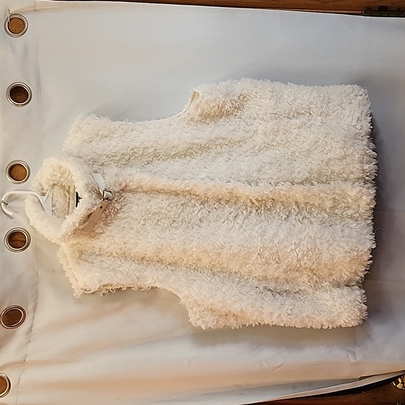 (9755) NWT INC full zip vest - Picture 3 of 7